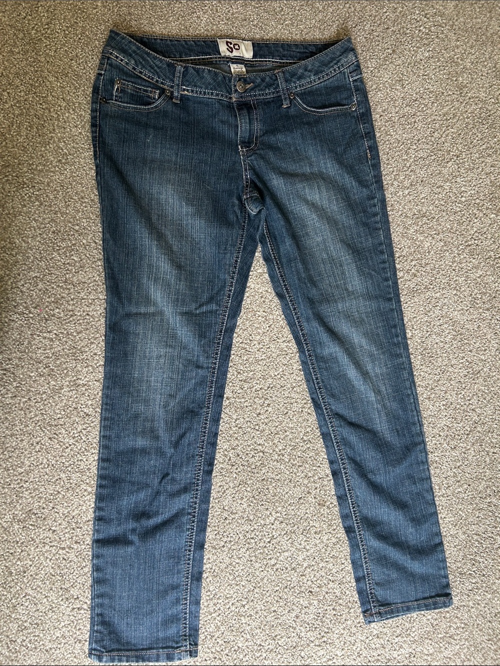 SO juniors/girls Skinny Jeans in Medium/Dark Blue Wash